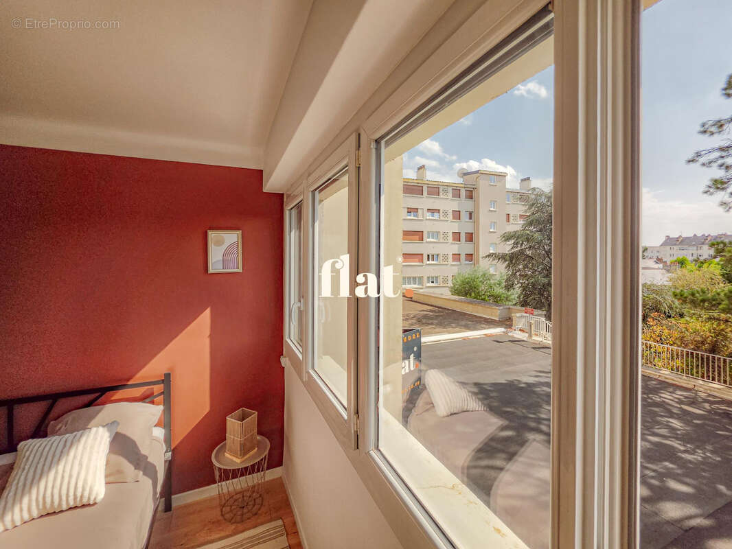 Appartement T3 de 70 m2  - RD POINT DE VANNES - 2 chambres + Cave - photo 8
