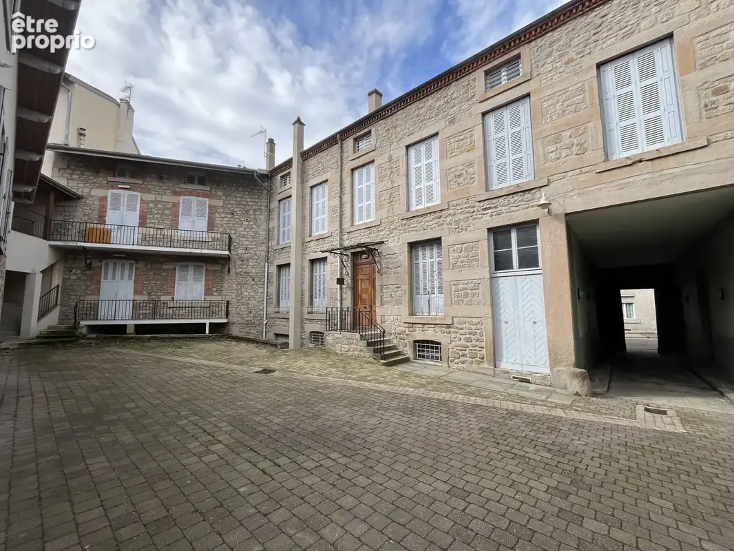 Appartement 871 m² à Saint-Chamond  - photo 4