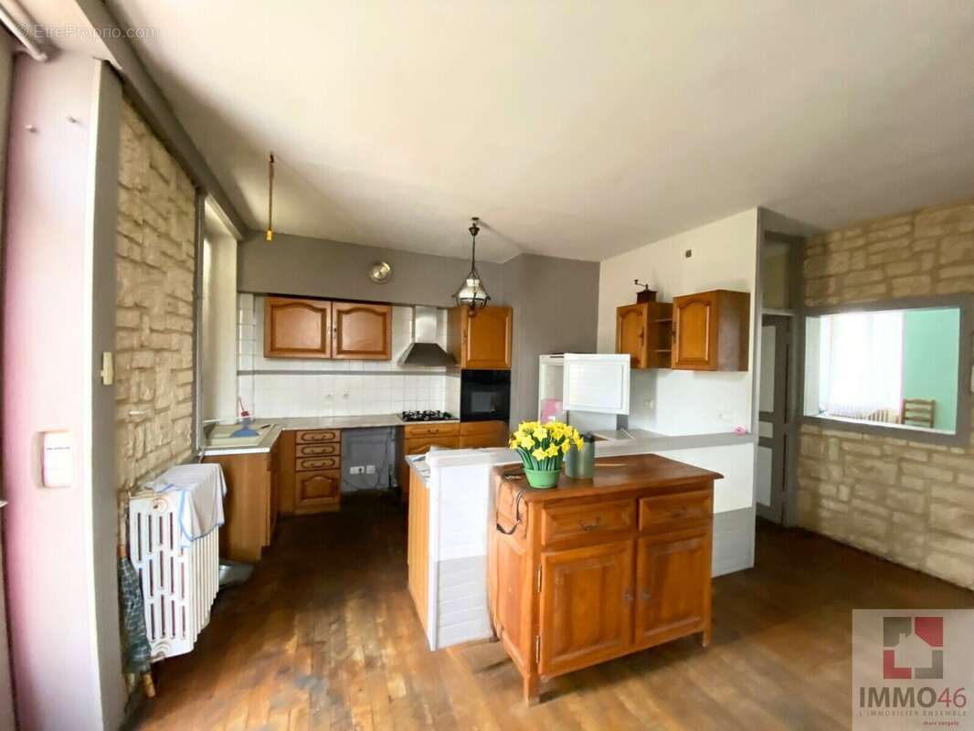 Maison à LACAPELLE-MARIVAL