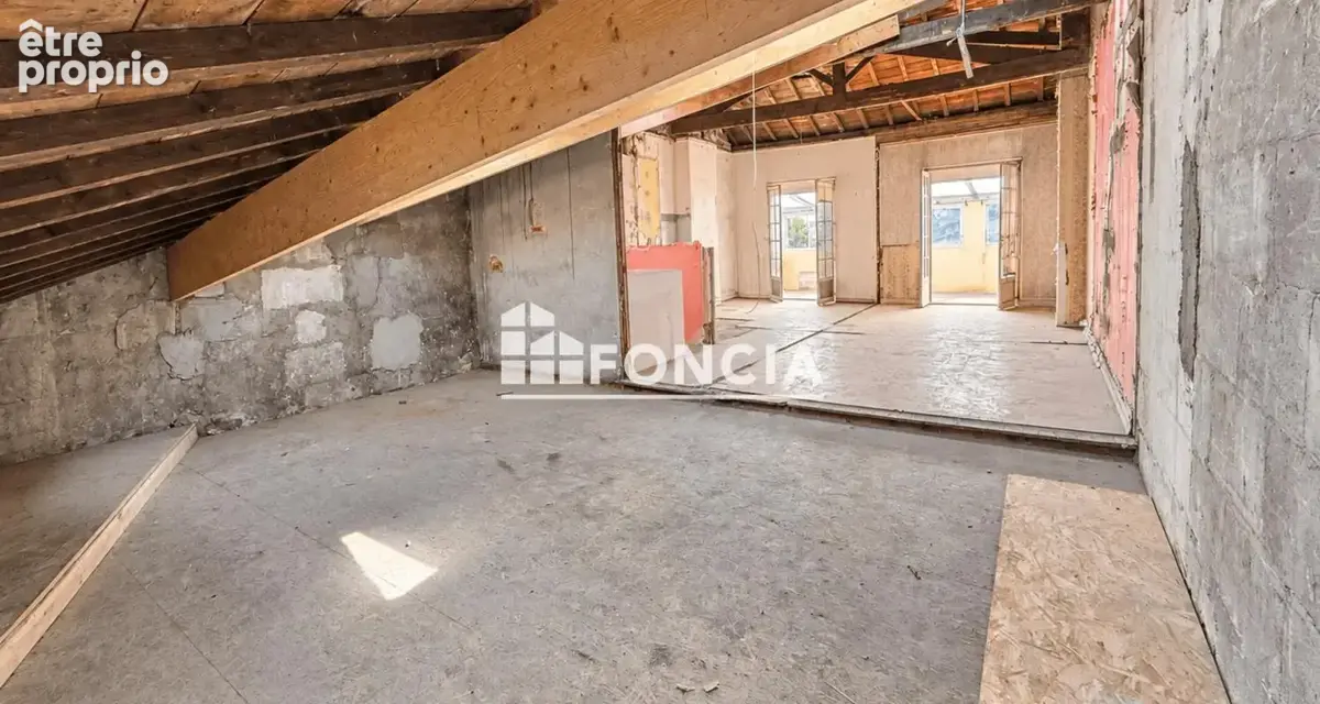 T2 de 68 m² à rénover – dernier étage avec terrasse de 20 m² - photo 4