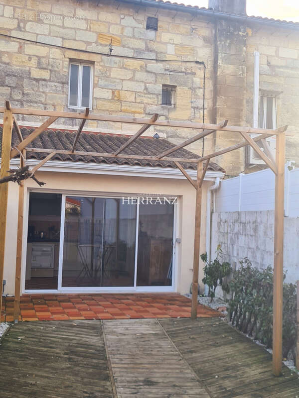 Maison à POMEROL