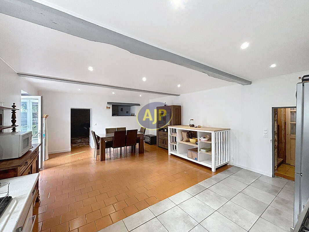 Maison à TONNAY-CHARENTE