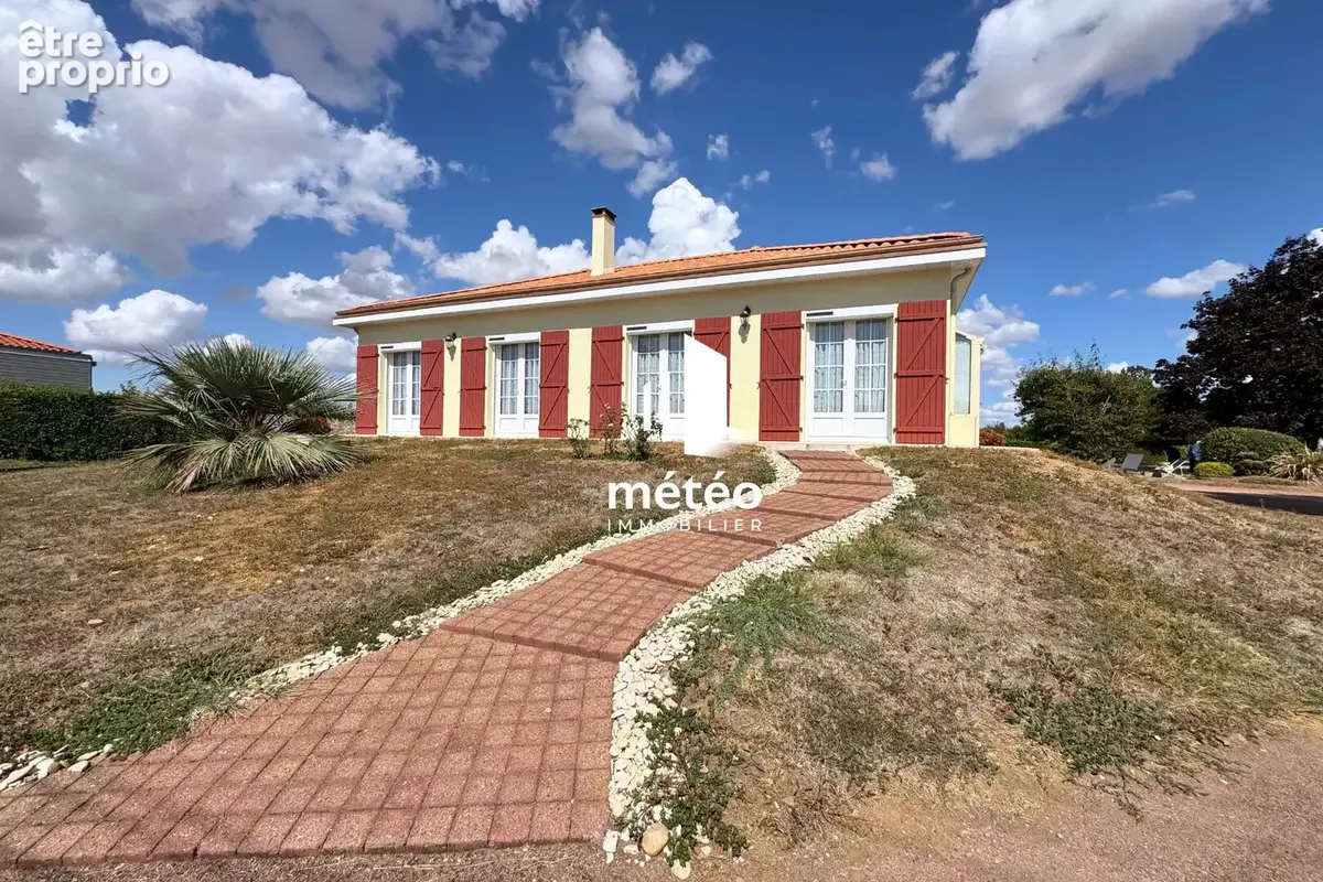 Photo Maison à Lucon au prix de 288 000€