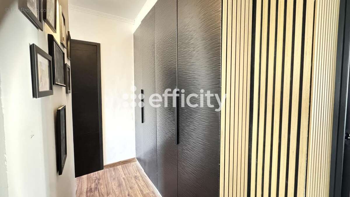 Appartement à VALLAURIS