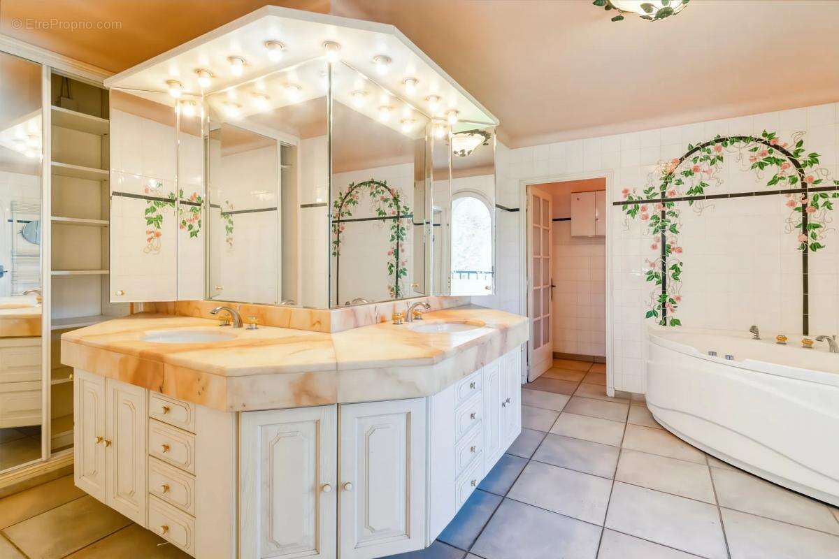 Maison à BOUC-BEL-AIR