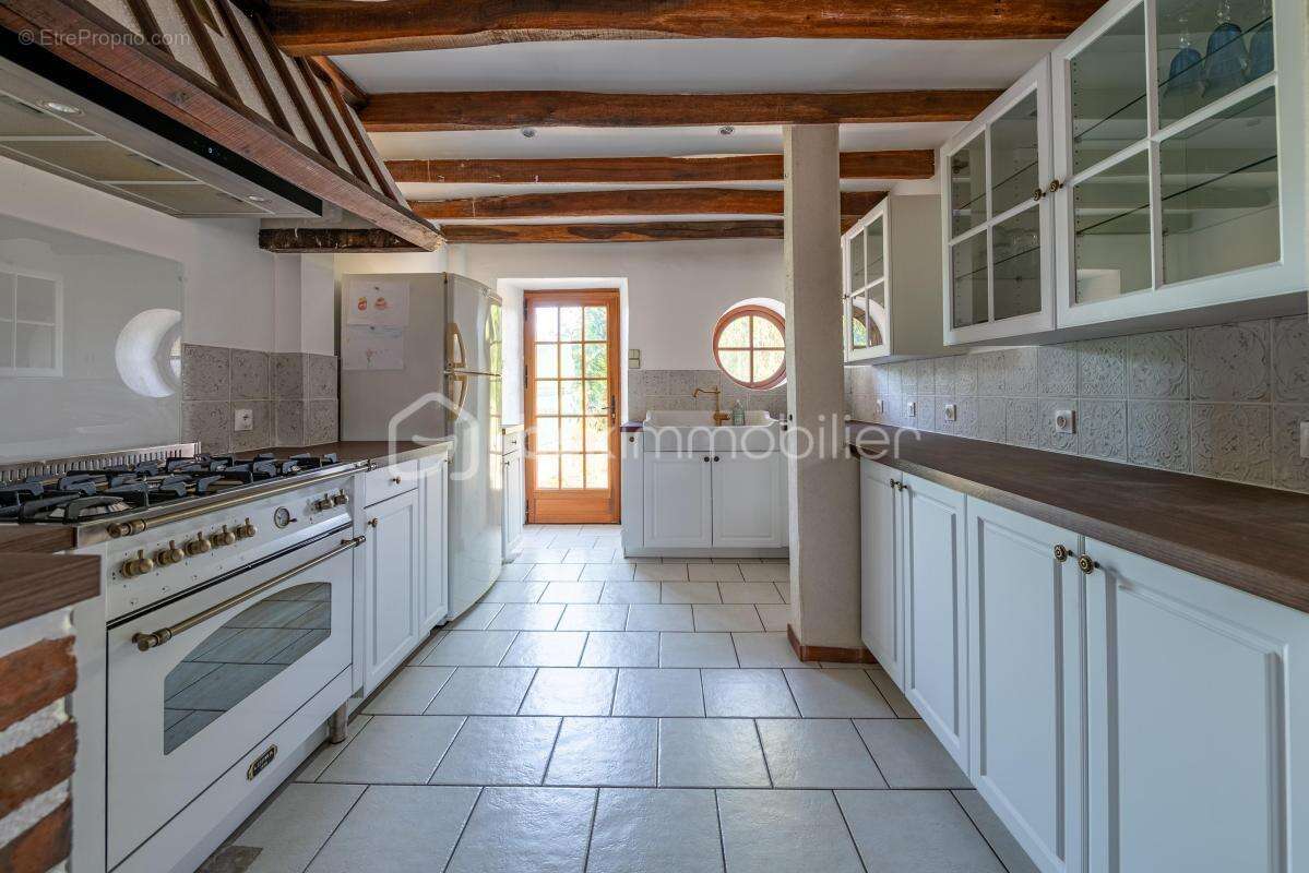 Très belle longère composée de ses 4 chambres et de sa dépendance ! - photo 2