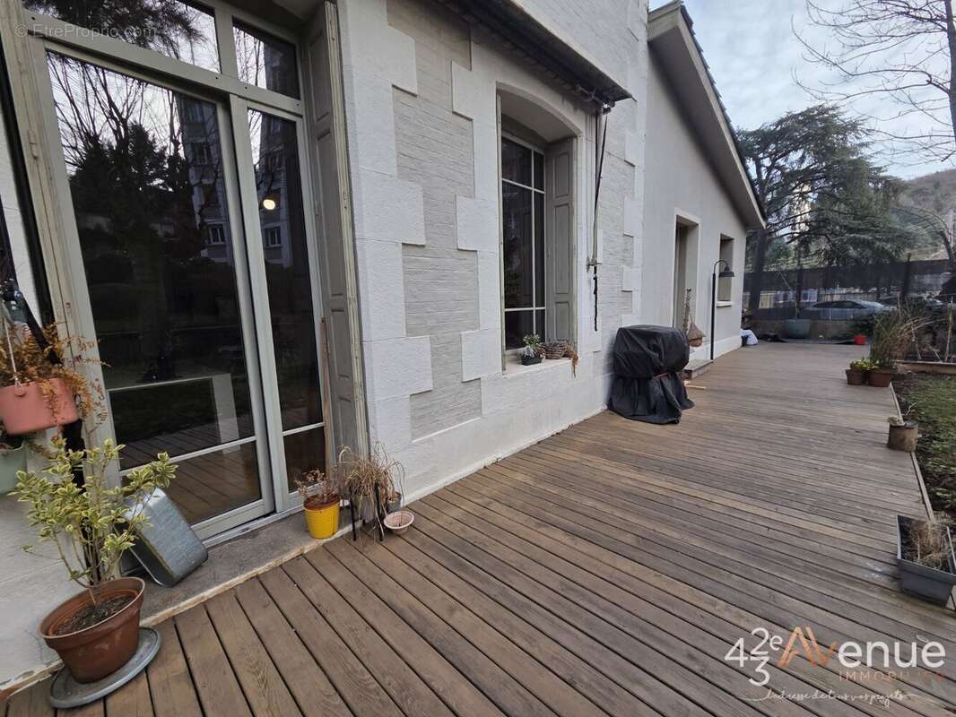 Appartement à SAINT-ETIENNE