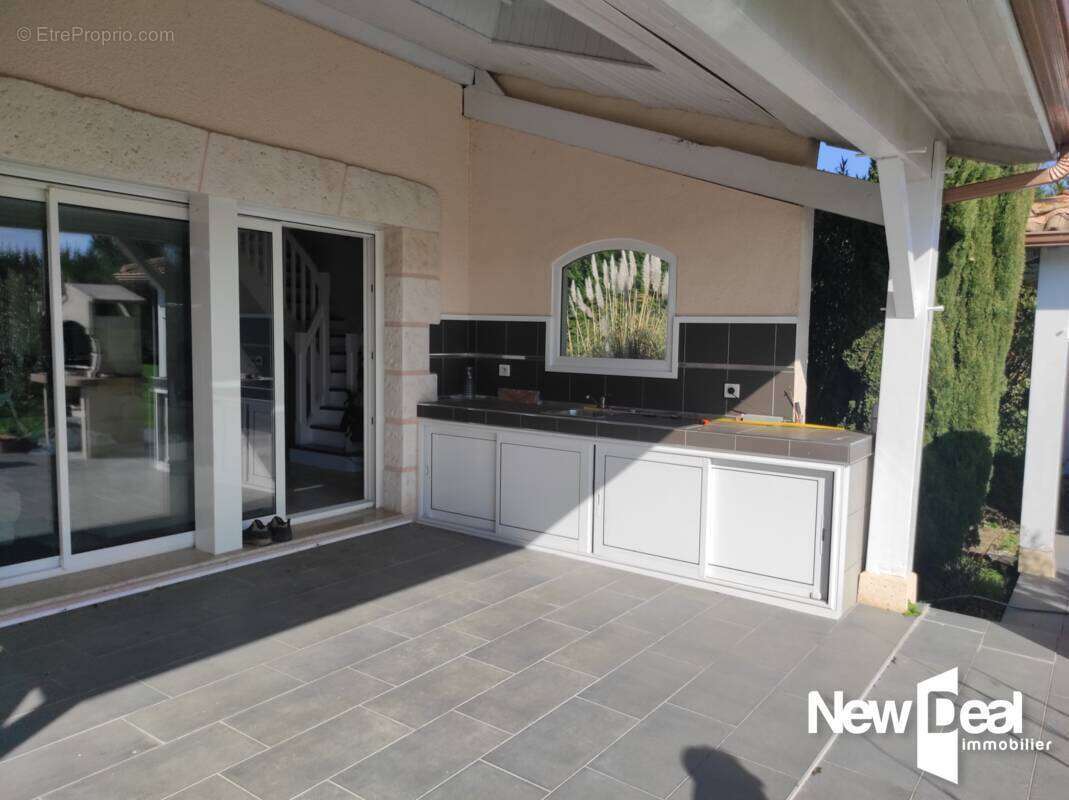 Maison à LAROQUE-TIMBAUT