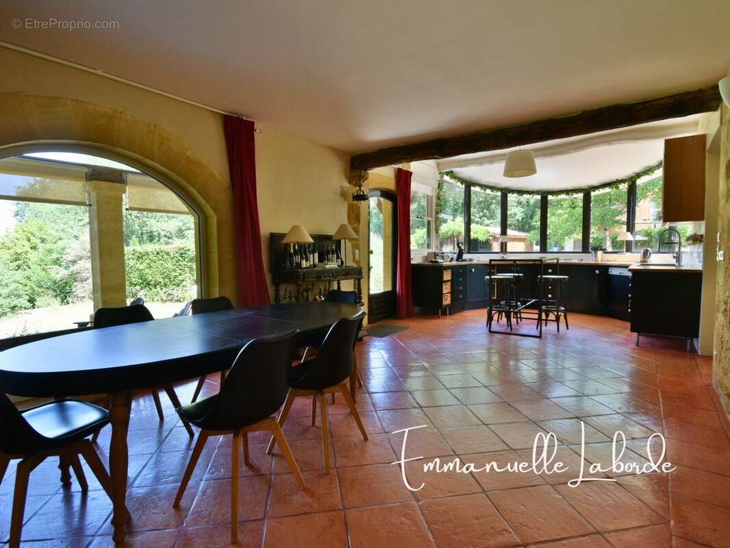 Propriété en pierre avec maison d’amis, piscine et 2,5 hectares LALINDE (24) - photo 4