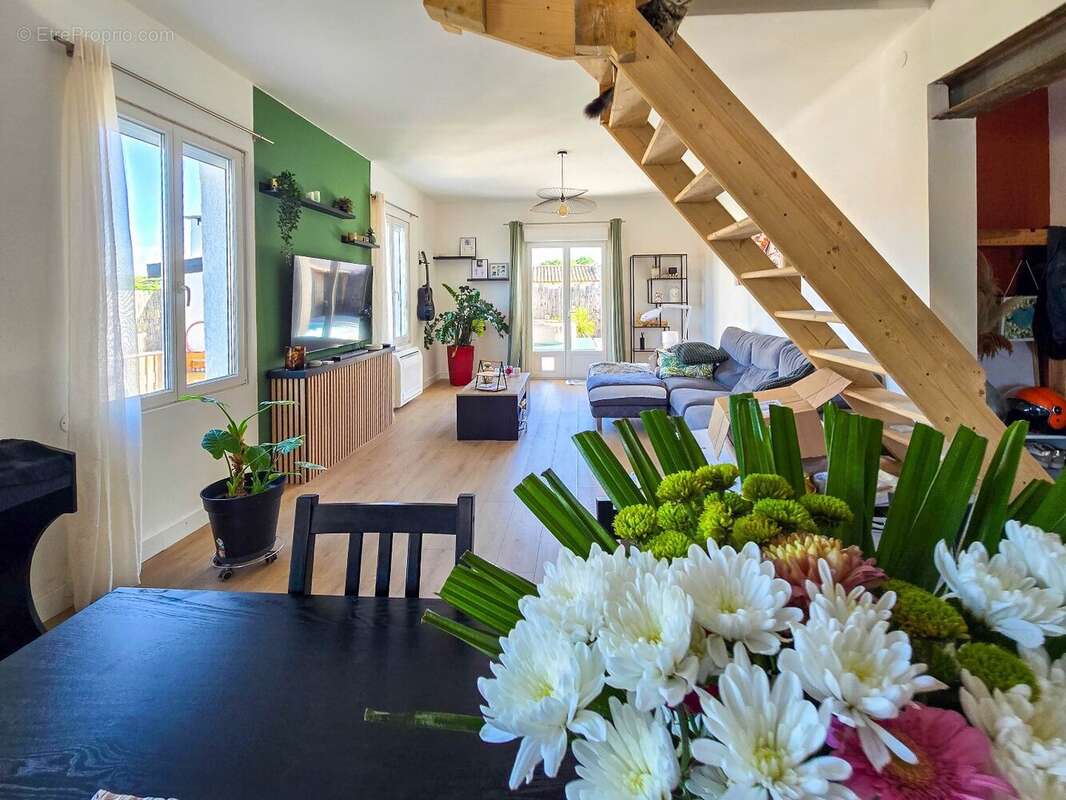 Maison à POUSSAN