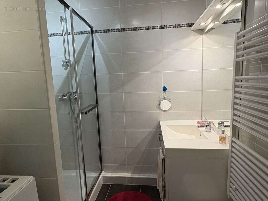 Appartement à SAINT-BONNET-DE-MURE
