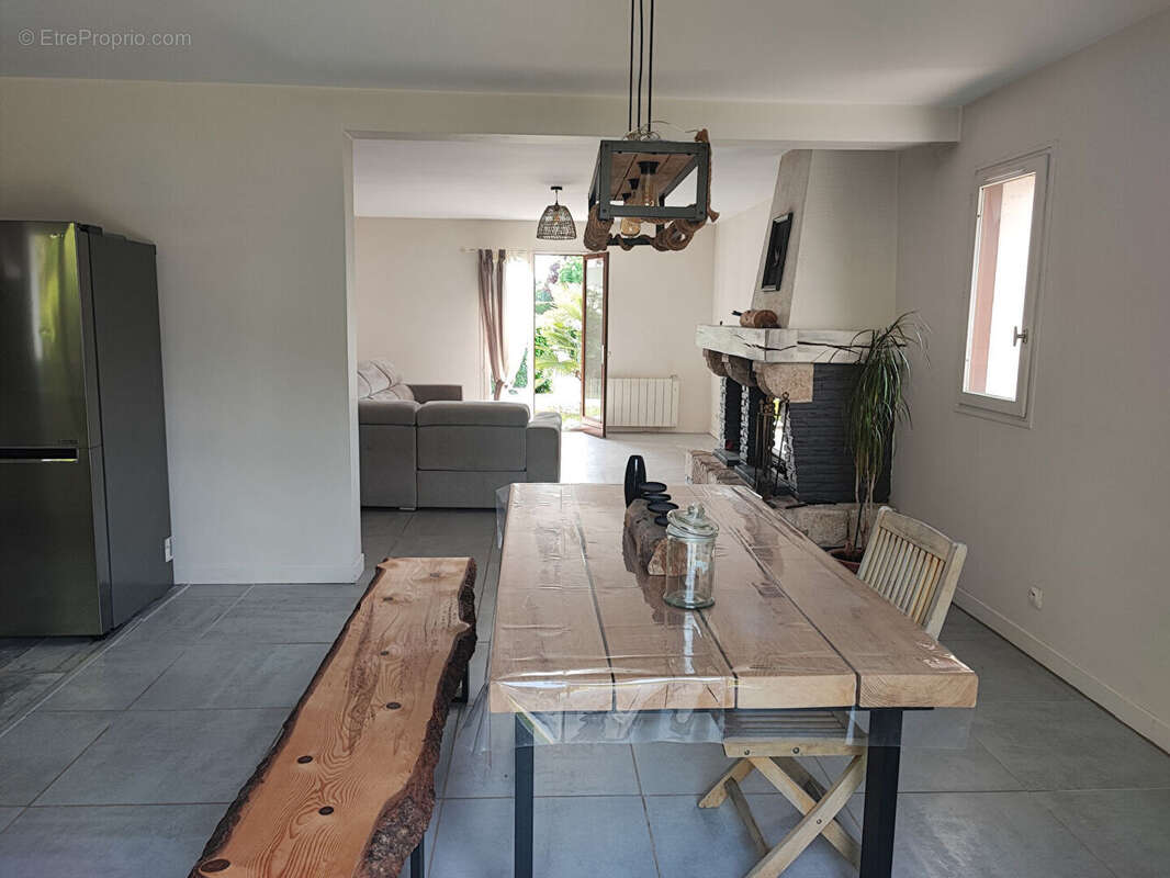 Maison à SAINT-JEAN-DE-BRAYE