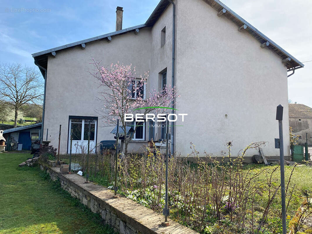 Maison à GEVIGNEY-ET-MERCEY