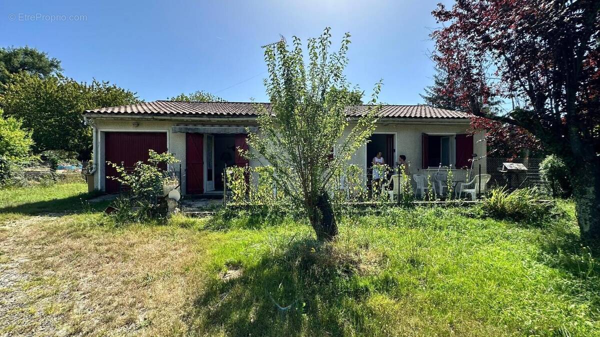 Photo 1 - Maison à CHANIERS