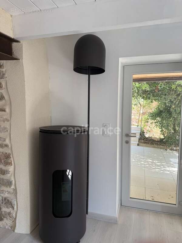 Berzé-la-Ville – Maison troglodyte avec grotte naturelle, charme brut et rénovation moderne - photo 9