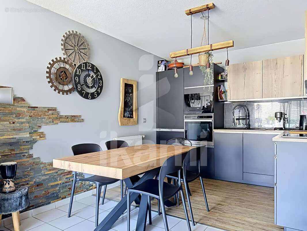 Appartement à SAINT-MARTIN-D'HERES