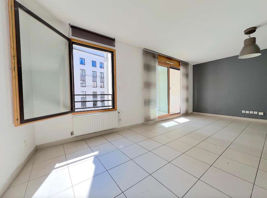   - Appartement à LYON-3E