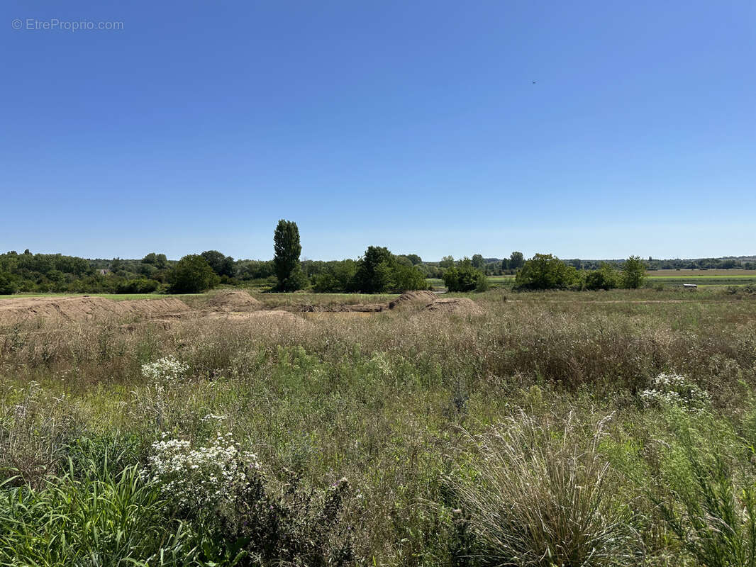 Terrain à MONTIGNY-LES-METZ