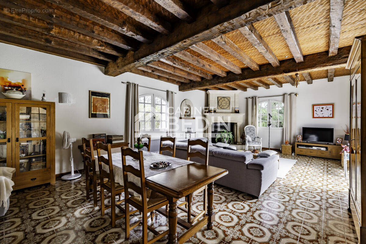 Maison à SAINT-CAPRAIS-DE-BORDEAUX