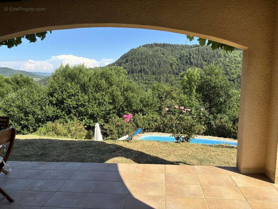 Maison 78 m² à Aizac  - photo 6