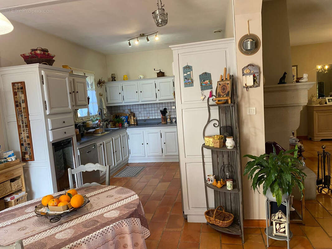 Maison à SAINT-QUENTIN-LA-POTERIE