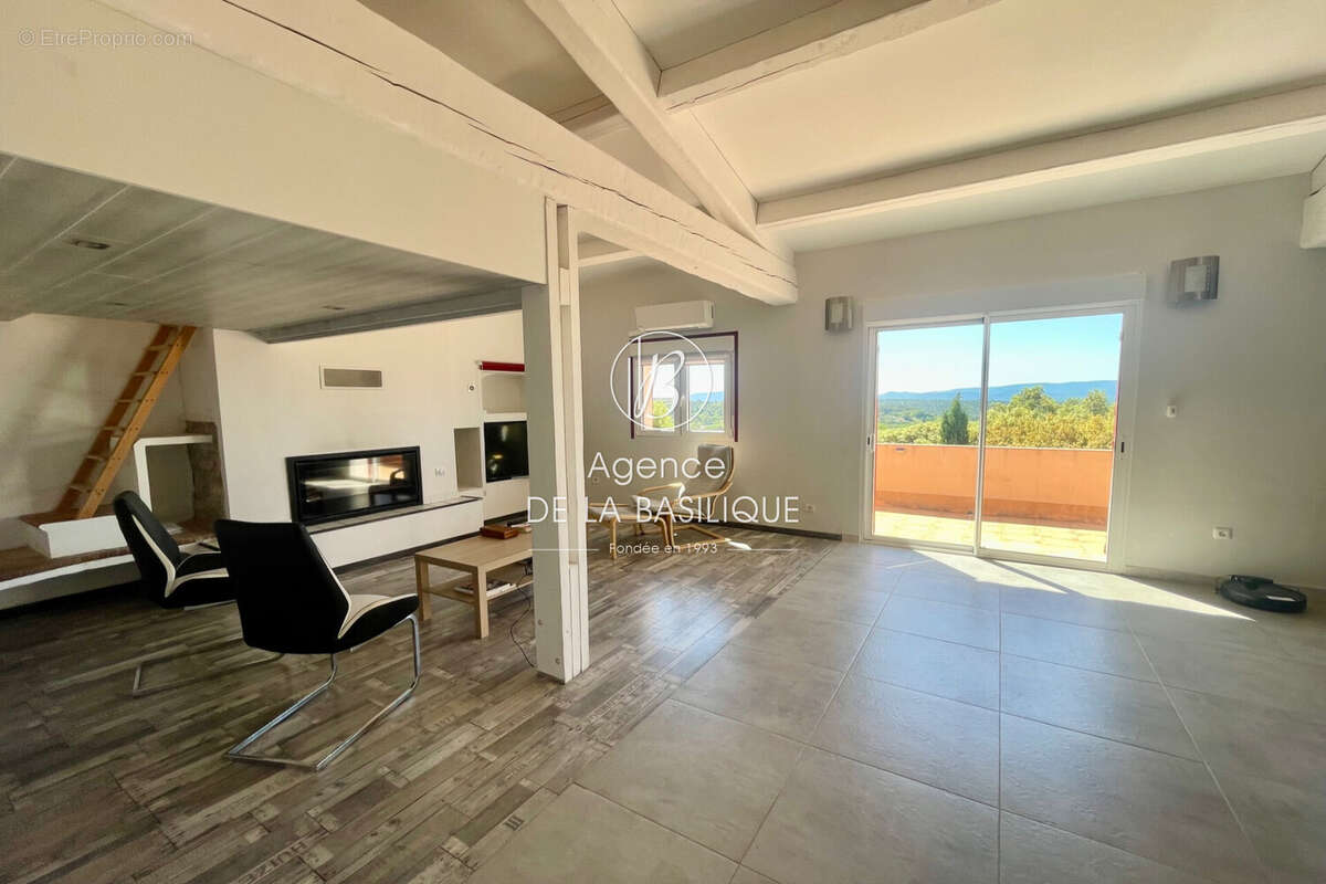 Maison à SAINT-MAXIMIN-LA-SAINTE-BAUME