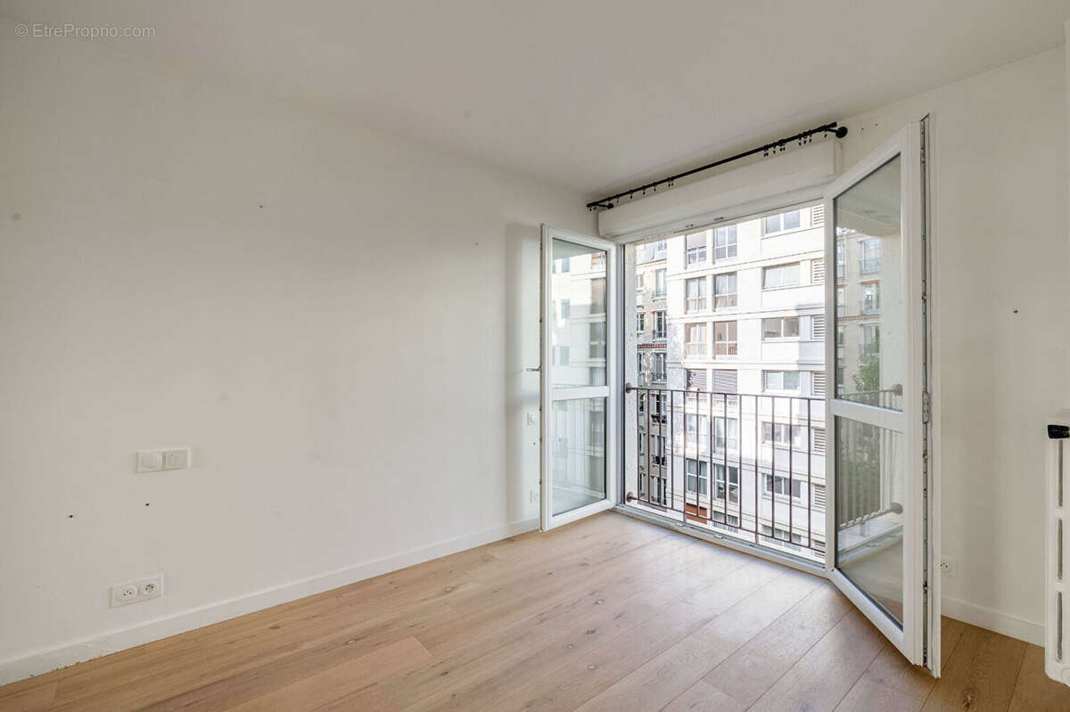 Appartement à PARIS-15E