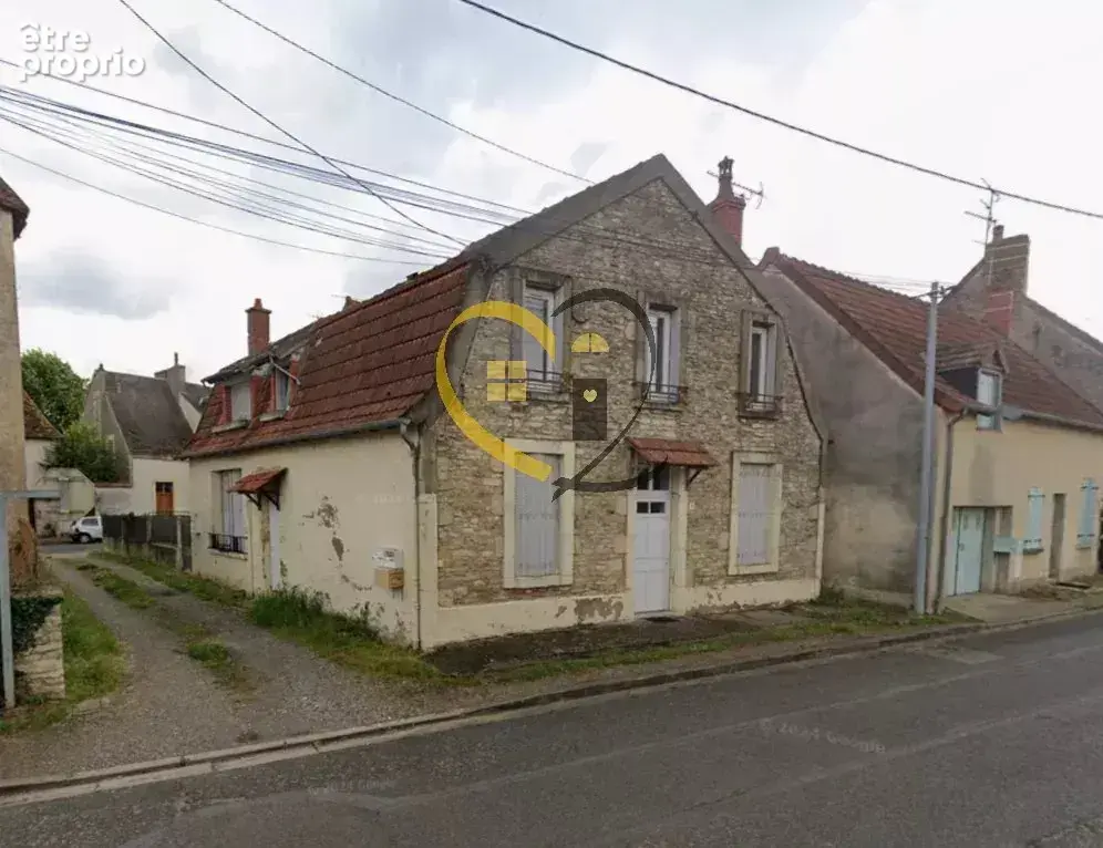 Maison à SAINT-PIERRE-LE-MOUTIER