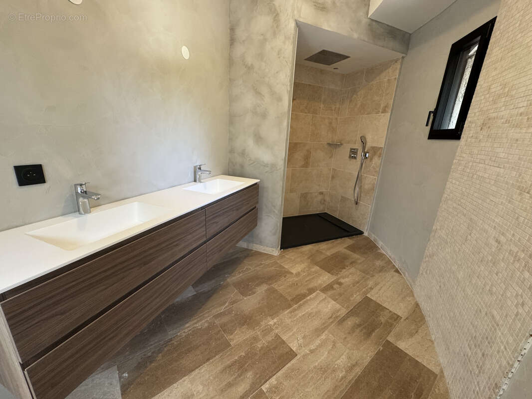 Appartement à CASTELNAU-LE-LEZ