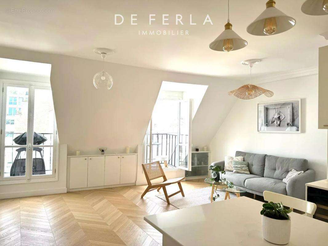 Appartement à PARIS-8E