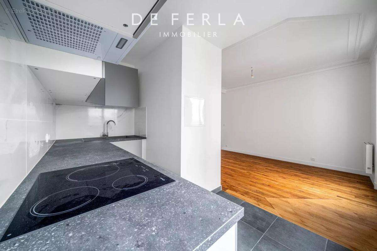 Appartement à PARIS-15E