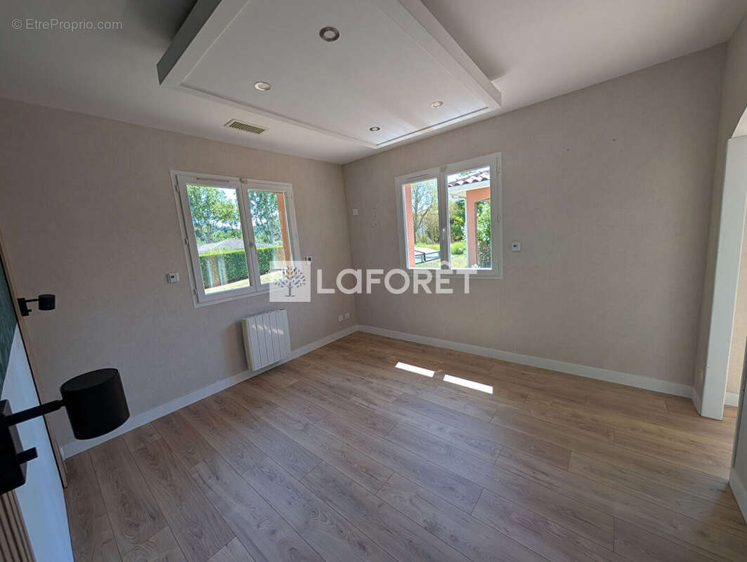 Villemur-sur-Tarn, Maison de 150 m² avec piscine sur parcelle de 2 500 m² !!! - photo 11