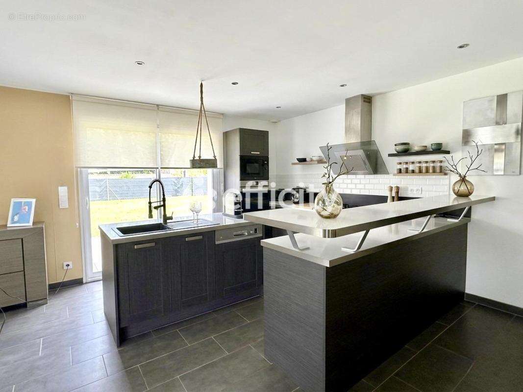 Maison 144 m² à Anizy-Le-Chateau  - photo 6