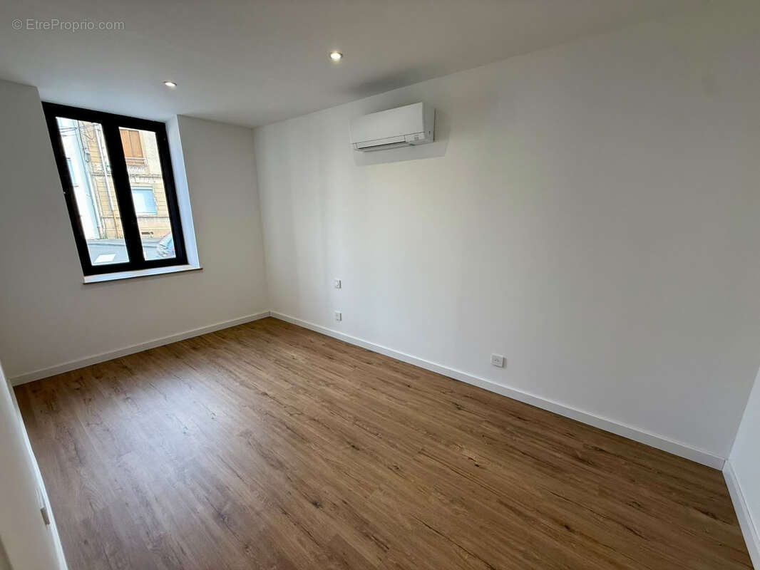 Appartement T3 plain-pied rénové, terrasse, parking - photo 4