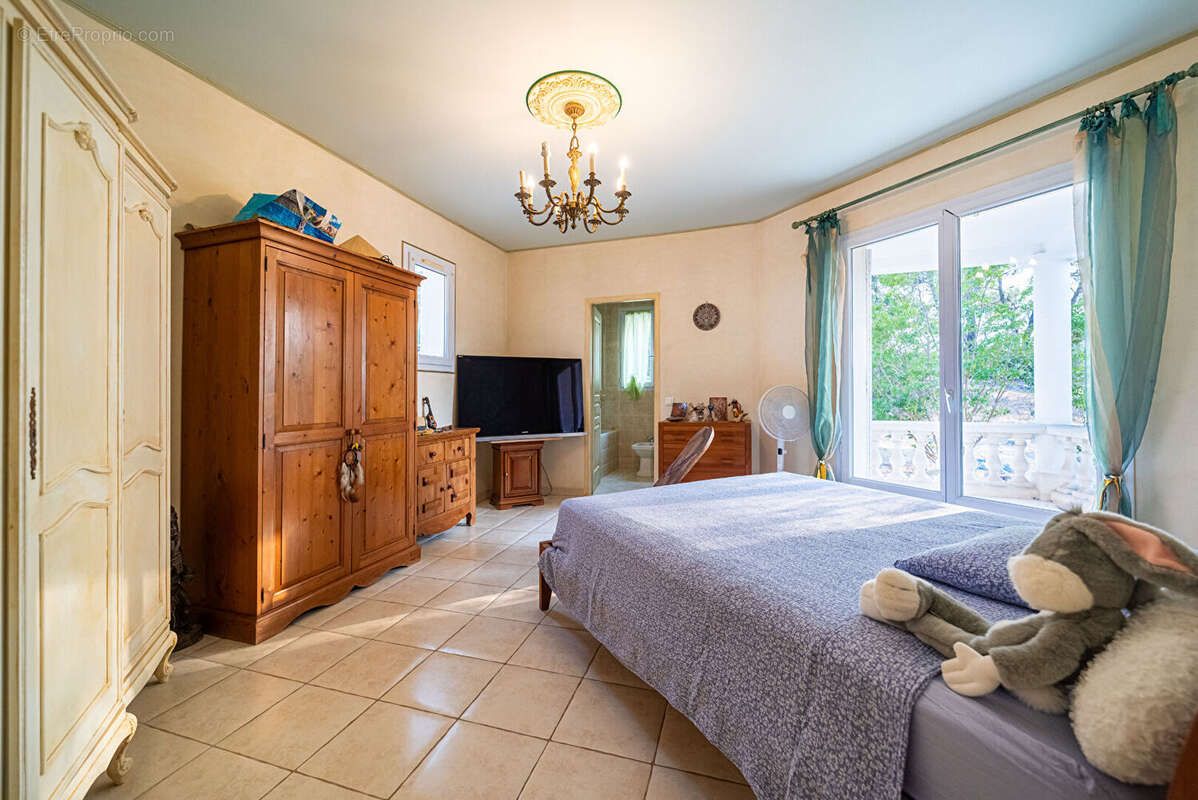 Maison à LE THOLONET