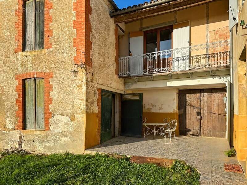 Dpt Gers (32) à vendre à LUPIAC - maison P6 de 150 m2 - terrain de 1868 m2 - photo 4