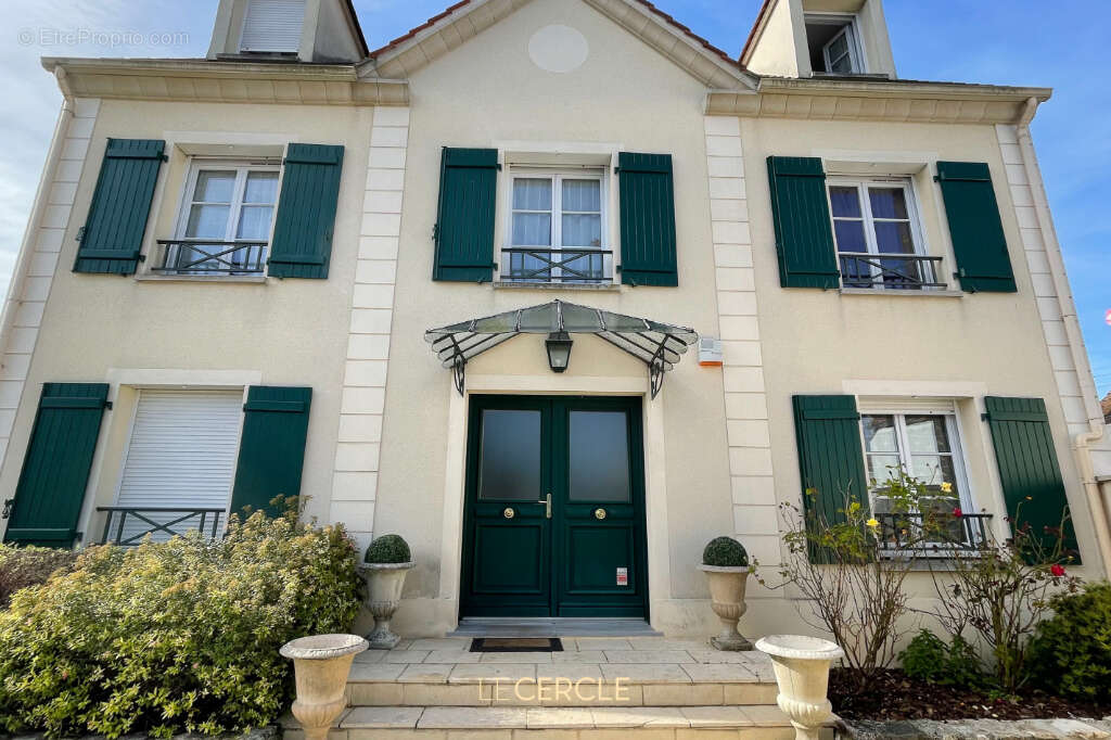 Maison à ERMENONVILLE