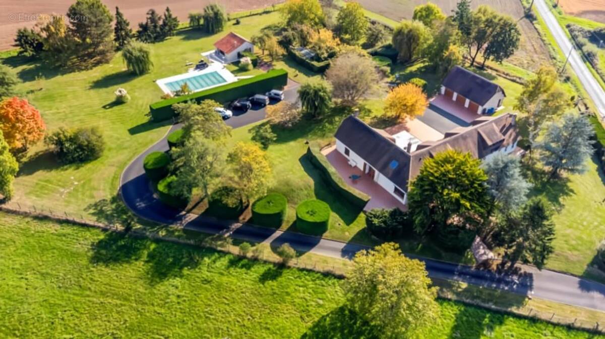 Maison à DAMPIERRE-EN-GRACAY