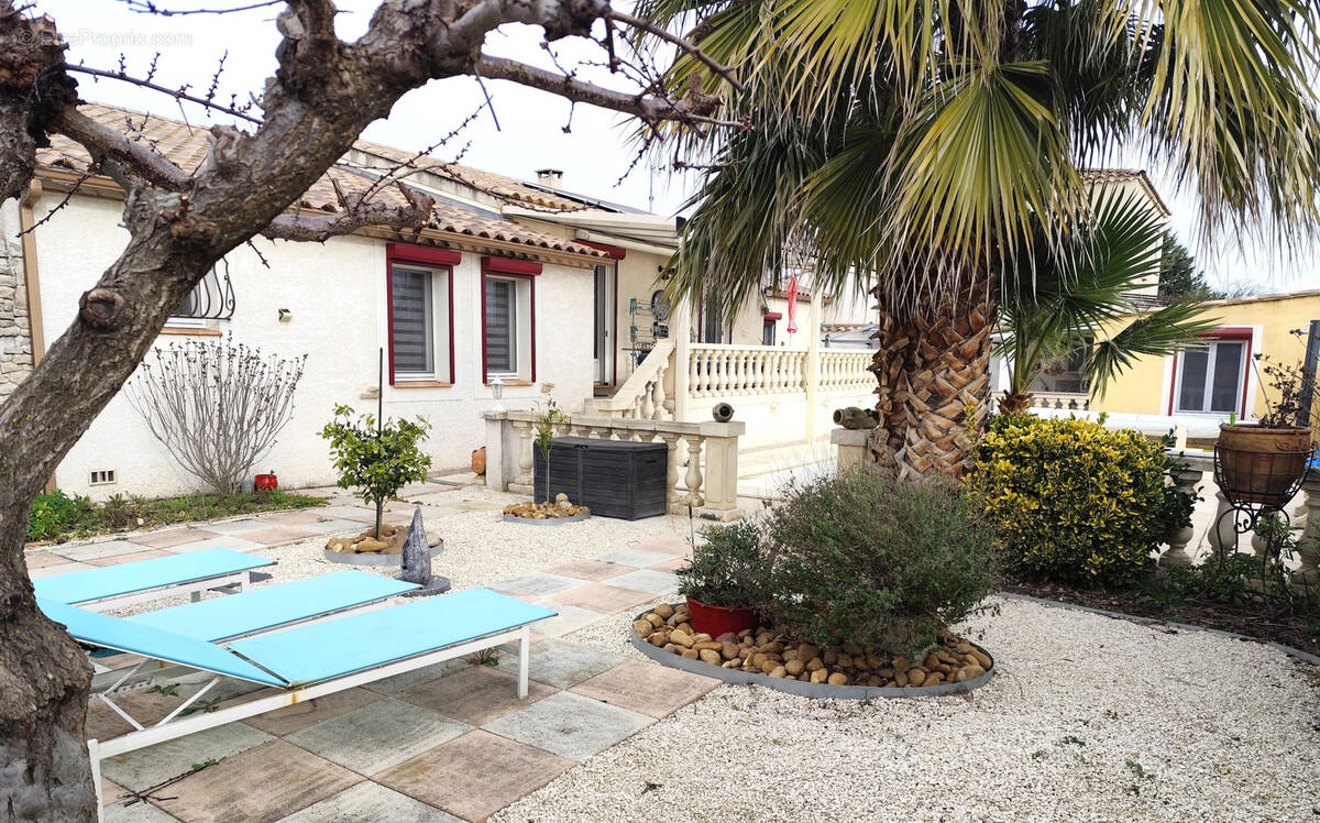 Maison à JONQUIERES-SAINT-VINCENT