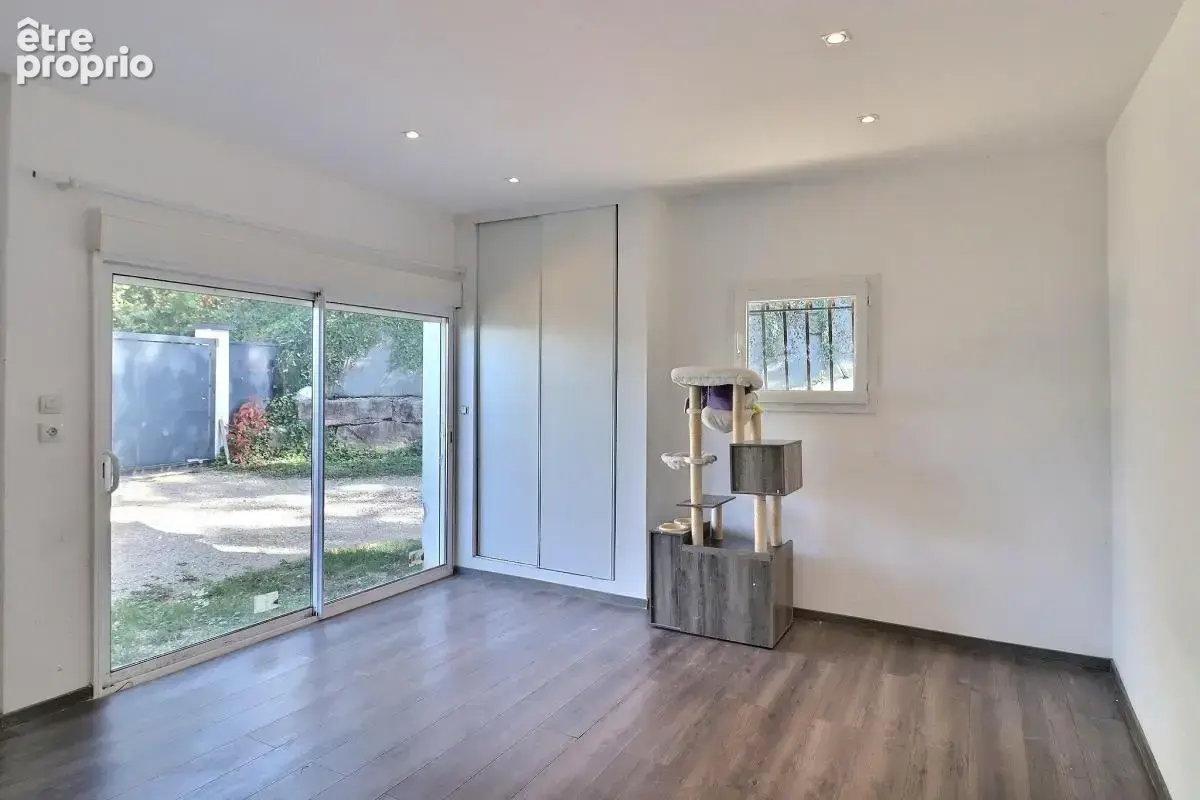 Villa plain-pied 131m2 (T5) - Terrain de 1000m2 - photo 13