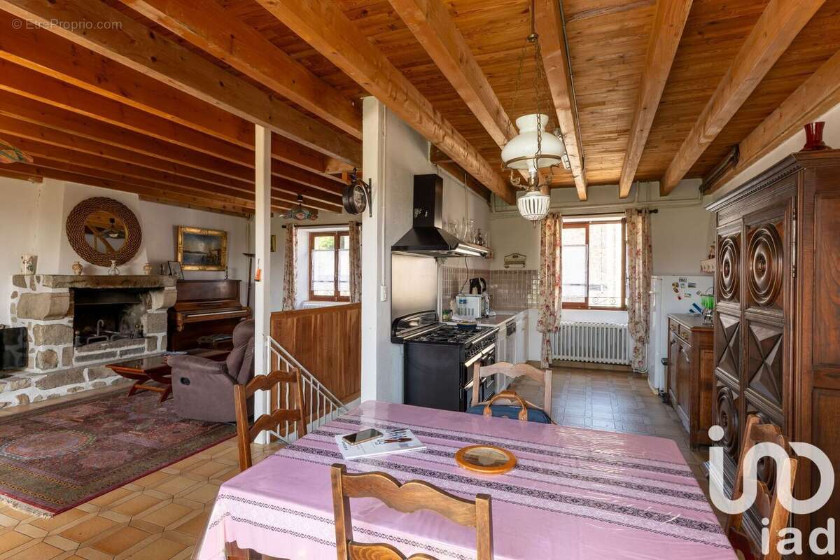 Photo 6 - Maison à SAINT-BONNET-LE-CHASTEL