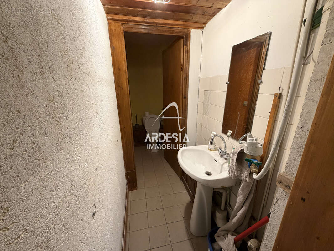 À VENDRE   Local commercial idéalement situé sur la Place des Bergers à Valfréjus - photo 4