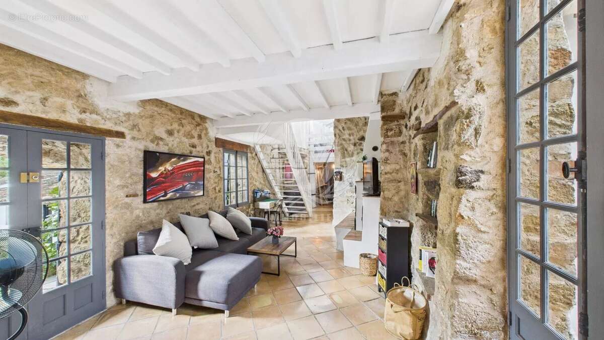 Maison à PLAN-DE-LA-TOUR