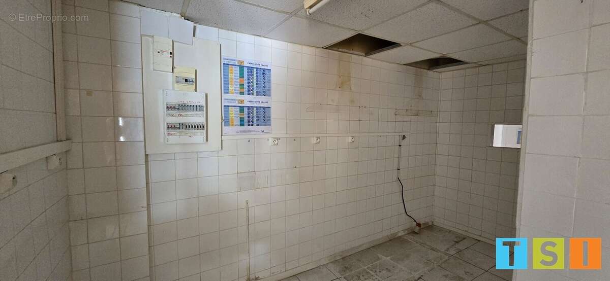 Commerce à GOUAUX-DE-LARBOUST