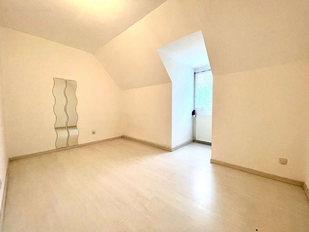 Maison à SAINT-LEGER-DU-BOURG-DENIS