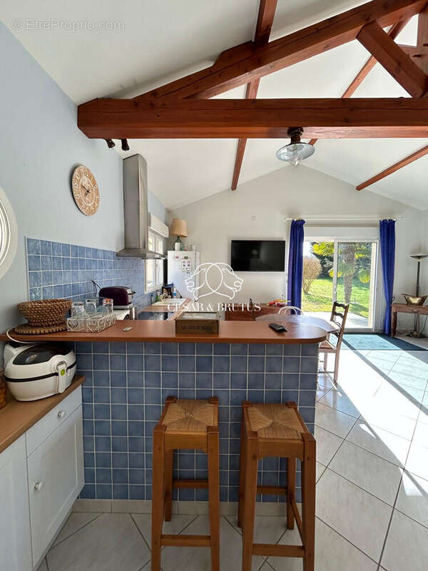 Maison à QUEAUX