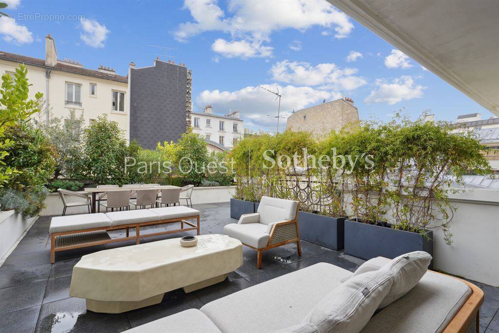 Appartement à LEVALLOIS-PERRET