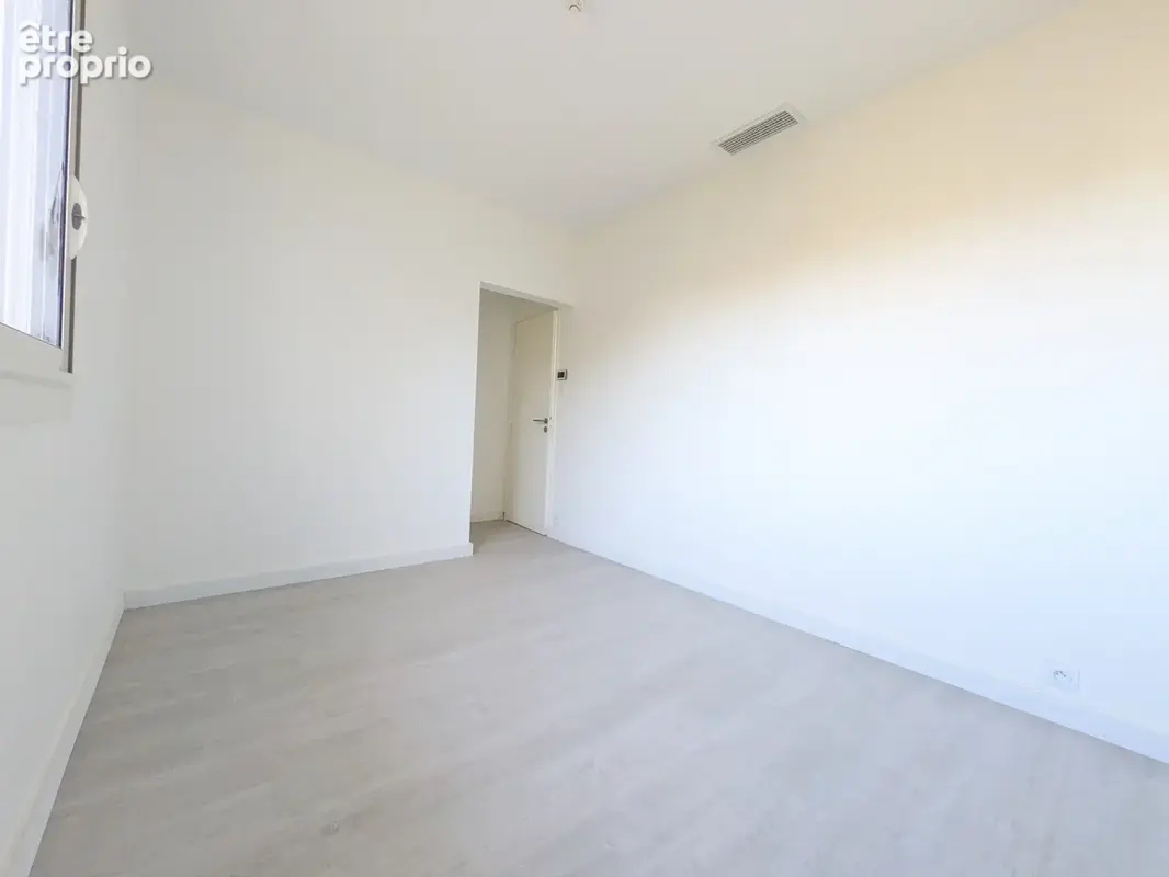 Maison T5/6 avec garage et jardin - photo 7