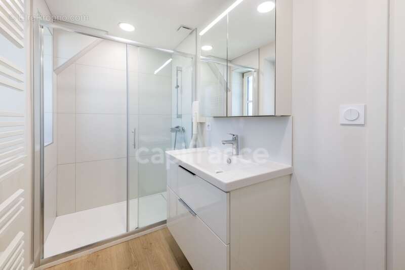 Maison bourgeoise 255 m² entièrement rénovée, parc clos et arboré de 4 303 m² (piscinable), 3 garages, terrasse, jacuzzi - photo 49