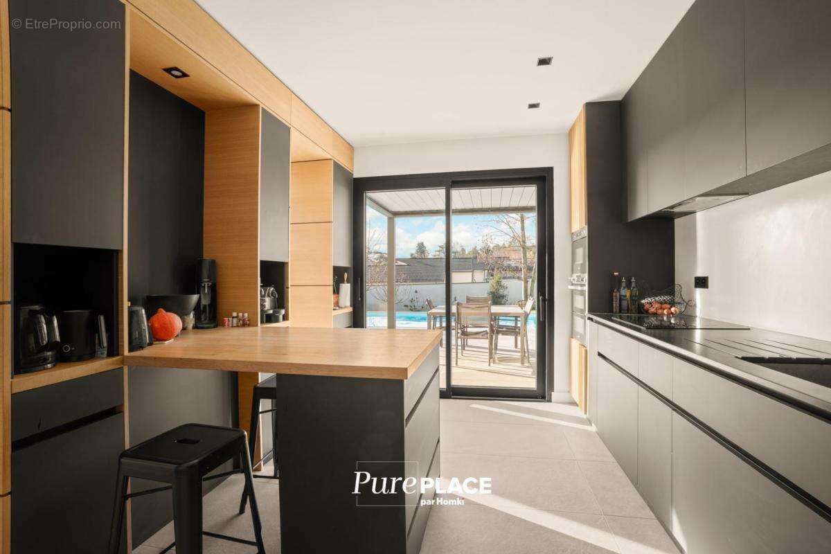 Maison à SAINT-CYR-AU-MONT-D'OR